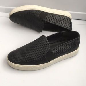 Vince COMFY! Minimalist! leather loafers slip ons